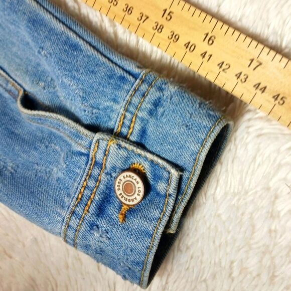 KanCan Light Wash Distressed Estilo/ Crop 4 Pocket Denim Jacket. Woman's XS.... - Picture 15 of 15